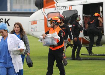 Realizan PCNL operativo aéreo por pulmones para trasplante