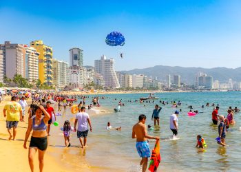 Llega al 73% de ocupación hotelera en destinos de Guerrero en primer fin de semana de vacaciones de verano