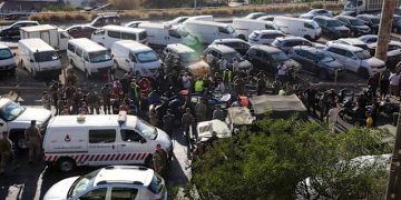 Convoy de ayuda humanitaria detenido en la frontera de Jordania a Gaza