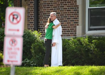 Director de escuela de Minneapolis relata como “pesadilla” tiroteo donde murieron 2 niños