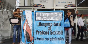 Trabajadoras sexuales protestan afuera de la Conferencia Regional sobre la Mujer