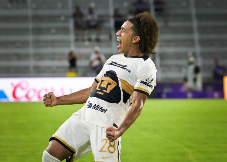 Adalberto Carrasquilla celebrates his goal 2-2 of Pumas during the match between Pumas UNAM and Atlanta United as part of Phase One of the Leagues Cup 2025 at Inter-Co Stadium Stadium on August 02, 2024 in Orlando, Florida, United States.