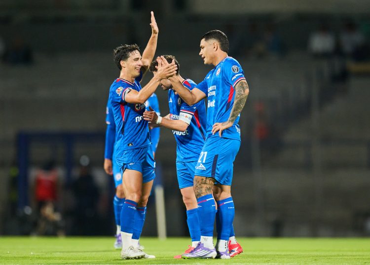 Gabriel Fernandez celebrates his goal 3-2 of Cruz Azul during the 5th round match between Cruz Azul and Santos as part of the Liga BBVA MX, Torneo Apertura 2025 at Olimpico Universitario Stadium, on August 16, 2025 in Mexico City, Mexico.
