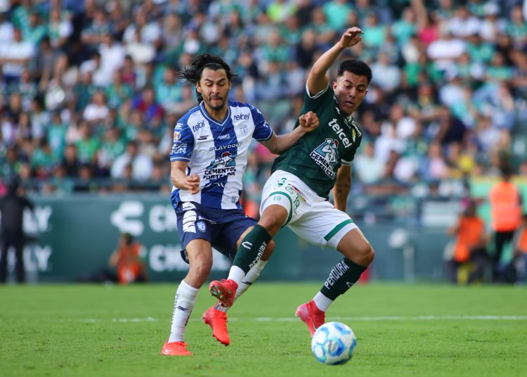 during the 6th round match between Leon and Pachuca as part of the Liga BBVA MX, Torneo Apertura 2025 at Nou Camp Stadium, on August 23, 2025 in Leon, Guanajuato, Mexico.