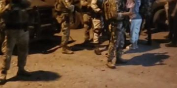 Ciudadanos intentan liberar a presuntos sicarios en Sinaloa; se enfrentan al ejército