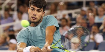 Alcaraz despacha a Nardi y se mete en cuartos