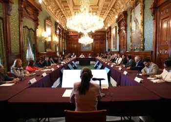 Abasto de medicamentos e infraestructura, los temas de Sheinbaum con gobernadores