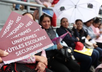 En marcha el Programa de Tarjetas para Útiles Escolares y Uniformes