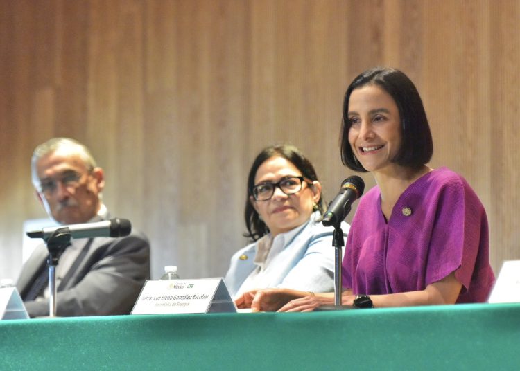 Hoy se celebra un aniversario de la CFE junto a su primera mujer directora | FOTO X @CFE