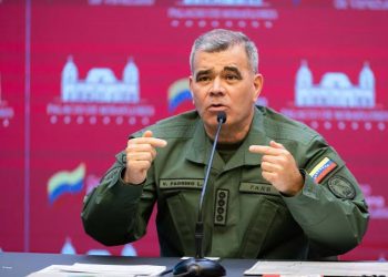 Venezuela pide no “caer en nerviosismo” por alistamiento de milicianos