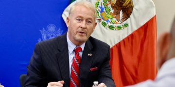 Seguiremos trabajando de manera colaborativa con México para confrontar a los cárteles: Johnson