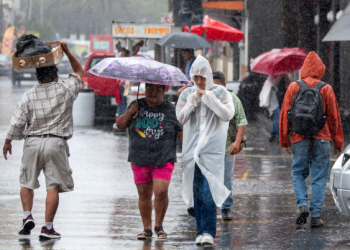 La onda tropical 22 originará lluvias fuertes