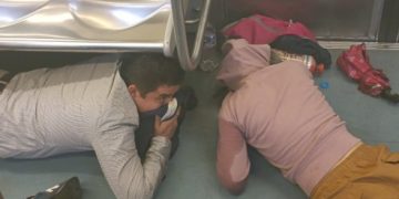 Aparente cortocircuito provoca desalojo de la línea 2 del Metro CDMX