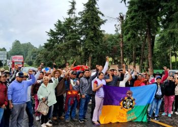 Comunidades indígenas de Michoacán se movilizan y bloquean ocho carreteras
