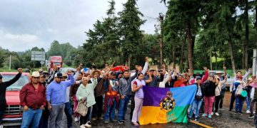 Comunidades indígenas de Michoacán se movilizan y bloquean ocho carreteras