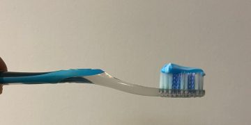 Cofepris retira del mercado pasta dental por riesgos a la salud