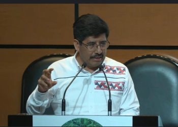 Diálogo constructivo con todos los poderes y salarios a la baja; anuncia el presidente electo de la Corte, Hugo Aguilar