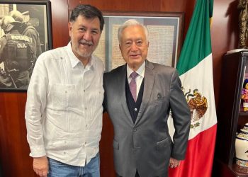 Visita Manuel Bartlett a Gerardo Fernández Noroña en el Senado