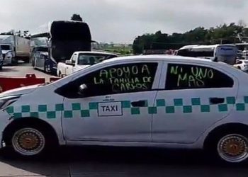Bloquean la México-Querétaro por secuestro de taxista