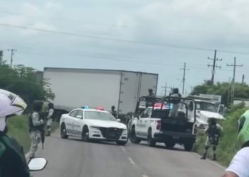 Sinaloa: Civiles armados bloquean carreteras en Escuinapa por enfrentamientos