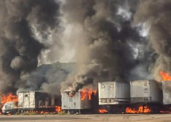 Reportan incendio en complejo petroquímico “Pajaritos” en sur de Veracruz
