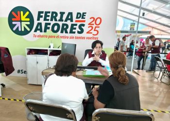 Cientos de personas acuden a la Feria de las Afores 2025