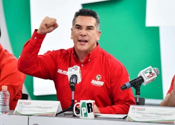 Presenta Alejandro Moreno denuncia formal ante la FGR contra el presidente de Venezuela, Nicolás Maduro