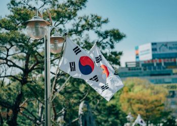 Trump dice que en Corea del Sur hay “una purga” previó a reunión con su presidente