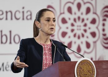 No aumentar el déficit y mantener la deuda pública en un 50% del PIB, prevé Sheinbaum