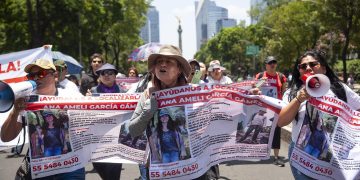 Cientos marchan para exigir la localización de Ana Amelí, desaparecida en el Ajusco