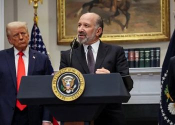 Secretario de Comercio de EU no descarta más aranceles a China por comprar petróleo ruso