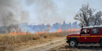 Francia da por controlado el incendio que ha arrasado más de 16,000 hectáreas