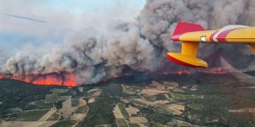 Incendio de Francia ya ha quemado 16 mil hectáreas