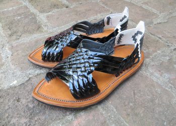 “Huaraches de Yayalag, es el valor que nos da identidad y que vamos a defender”: Artesano