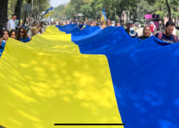 Comunidad de Ucrania realiza marcha en la CDMX con motivo de su Independencia