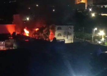Queman casa de presidenta municipal de Queréndaro y vandalizan la del síndico