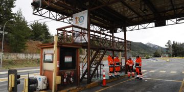 Encuentran el cuerpo de uno de los cinco mineros atrapados en la mina chilena El Teniente