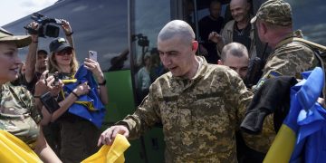 Rusia y Ucrania realizan un nuevo canje de 84 prisioneros de cada bando