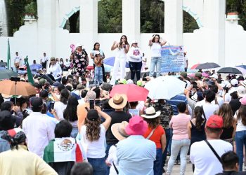 Rojo de la Vega encabeza marcha de “La Resistencia”