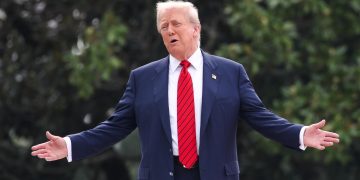 Trump eleva al 50% los aranceles a la India por la compra de petróleo ruso