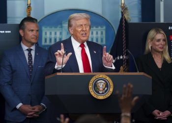 Trump toma control de la policía de Washington y advierte a otras ciudades demócratas