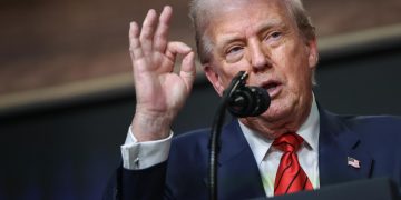 Gobierno Trump publica lista de jurisdicciones santuario de migrantes que tiene en la mira