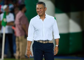 El Club León anunció este lunes el regreso del entrenador Ignacio Ambriz al banquillo del equipo en el que milita el colombiano James Rodríguez