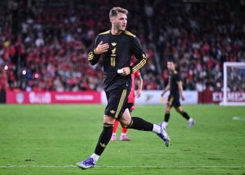 Santiago Giménez evitó este martes la caída de la selección mexicana de fútbol, al darle el empate en el agregado 2-2 ante Corea del Su