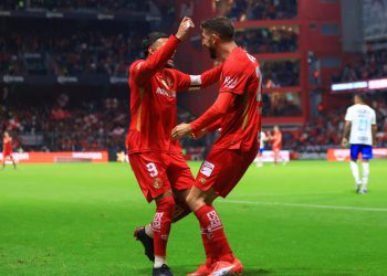 En un duelo lleno de emociones y goles, Toluca se impuso con autoridad 6-2 sobre Rayados de Monterrey, luego de reponerse