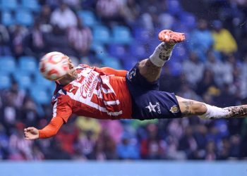 Las Chivas de Guadalajara consiguieron un triunfo de 0-2 frente a la Franja del Puebla este sábado en el Estadio Cuauhtémoc
