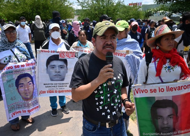 Isidoro Vicario abogado de los padres de Ayotzinapa en entrevista