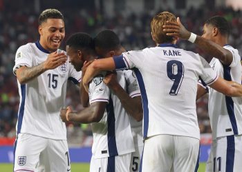 Inglaterra golea y ve más cerca el Mundial 2026