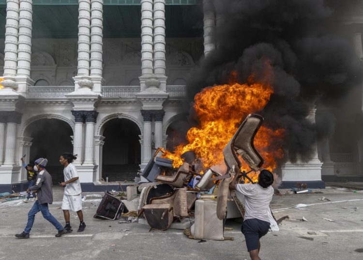 Nepal confirma 30 muertos y más de 1.000 heridos tras la oleada de protestas
| FOTO EFE