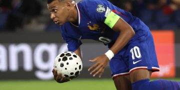 Kylian Mbappe of Francia celebrates scoring the 1-1 goal during the FIFA World